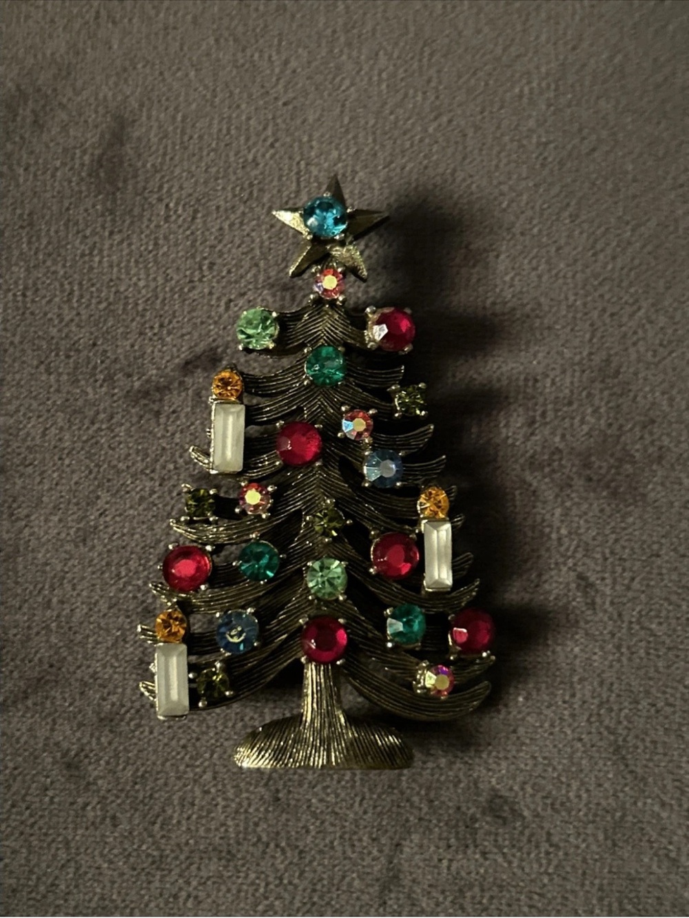 Vintage Weiss Signed Multi-Color Rhinestone Christmas Tree Brooch